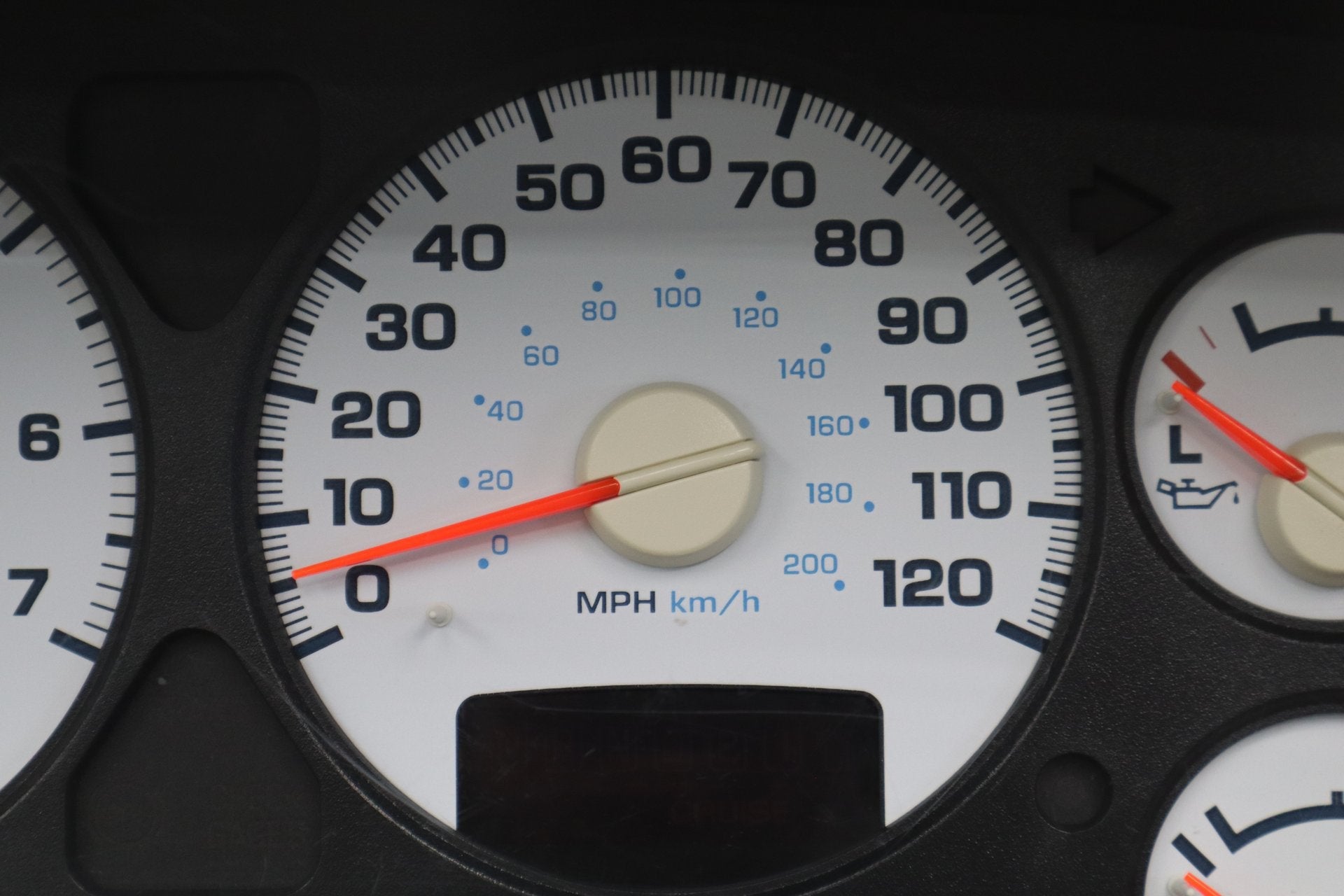 2004 Dodge Ram 1500 Speedometer Cluster 5.7L Hemi 123807 Miles