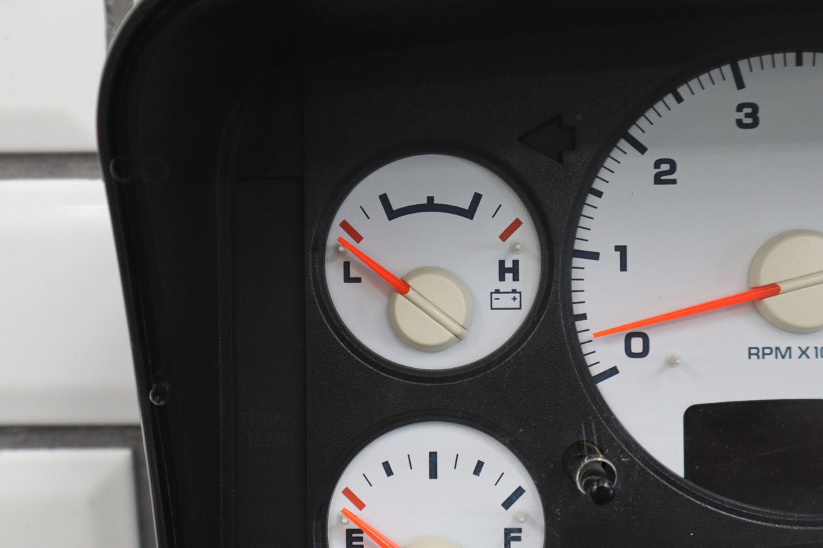 2004 Dodge Ram 1500 Speedometer Cluster 5.7L Hemi 123807 Miles