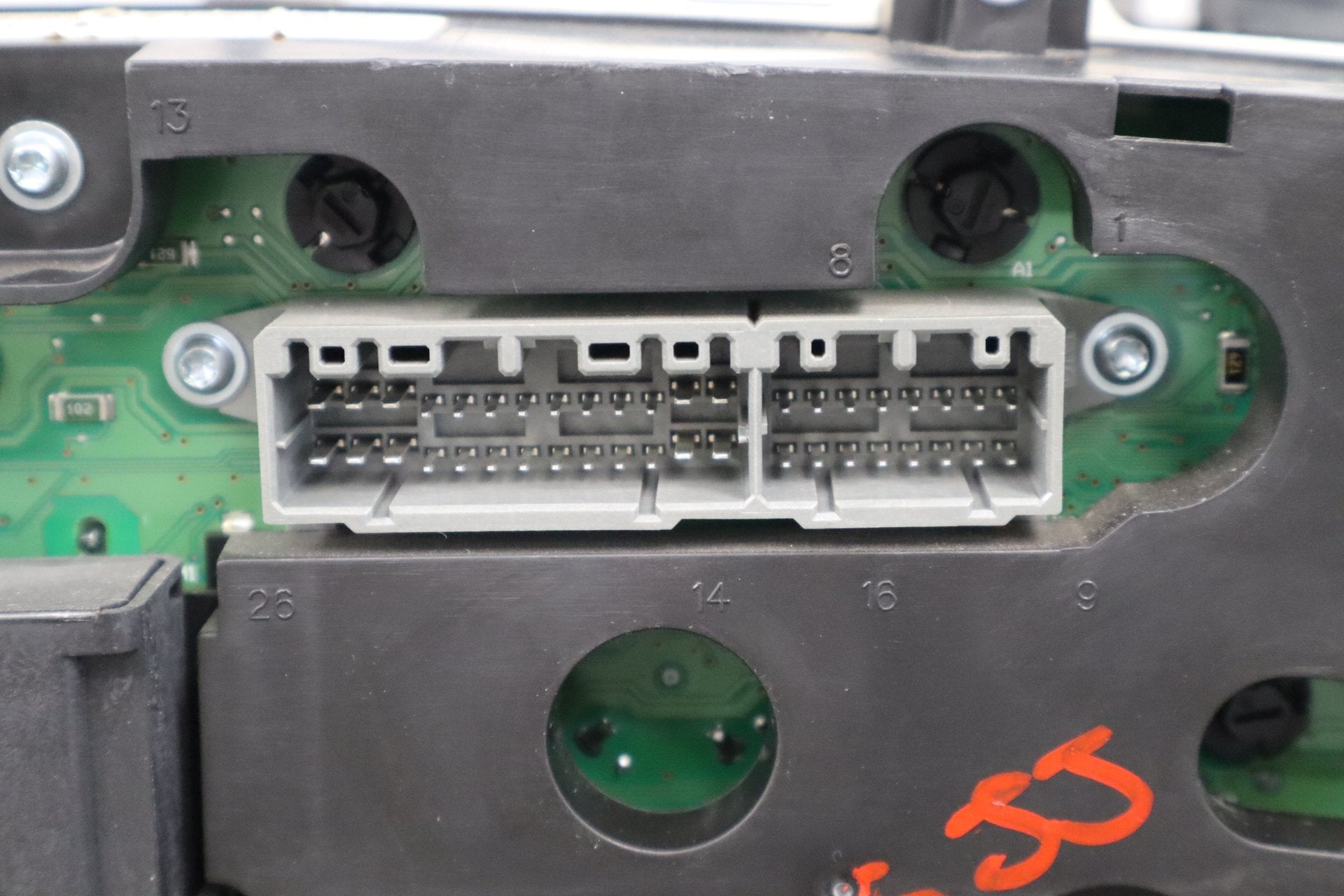 2004 Dodge Ram 1500 Speedometer Cluster 5.7L Hemi 123807 Miles