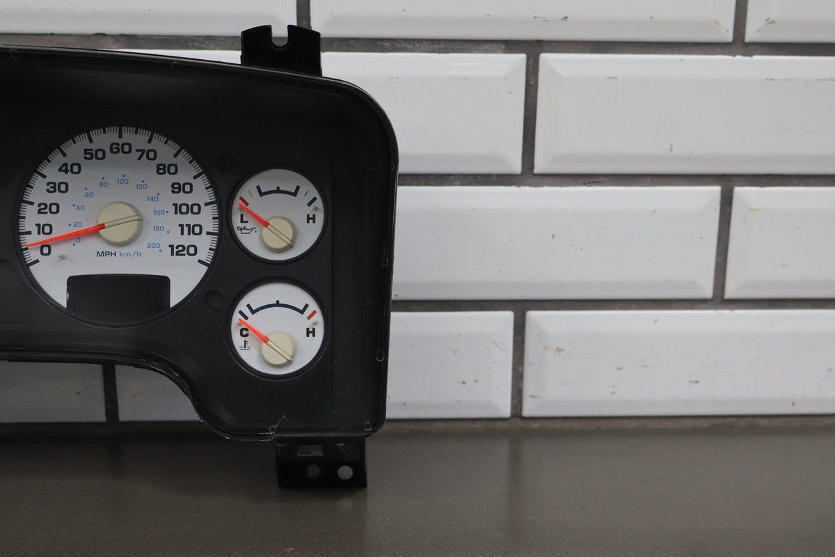 2004 Dodge Ram 1500 Speedometer Cluster 5.7L Hemi 123807 Miles