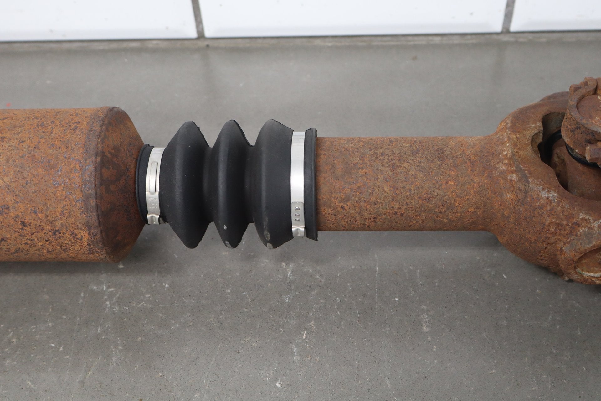 2004 Ford F-250 F-350 4x4 156" Diesel Rear Drive Shaft Assembly OEM