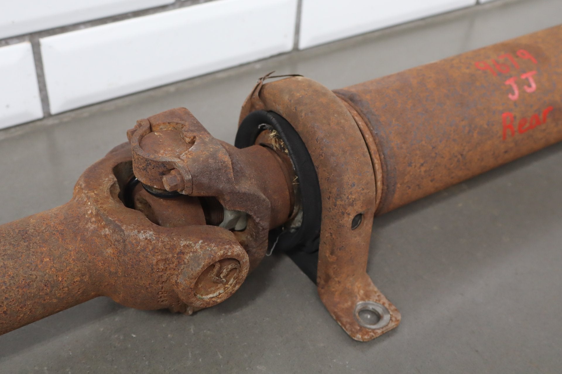 2004 Ford F-250 F-350 4x4 156" Diesel Rear Drive Shaft Assembly OEM