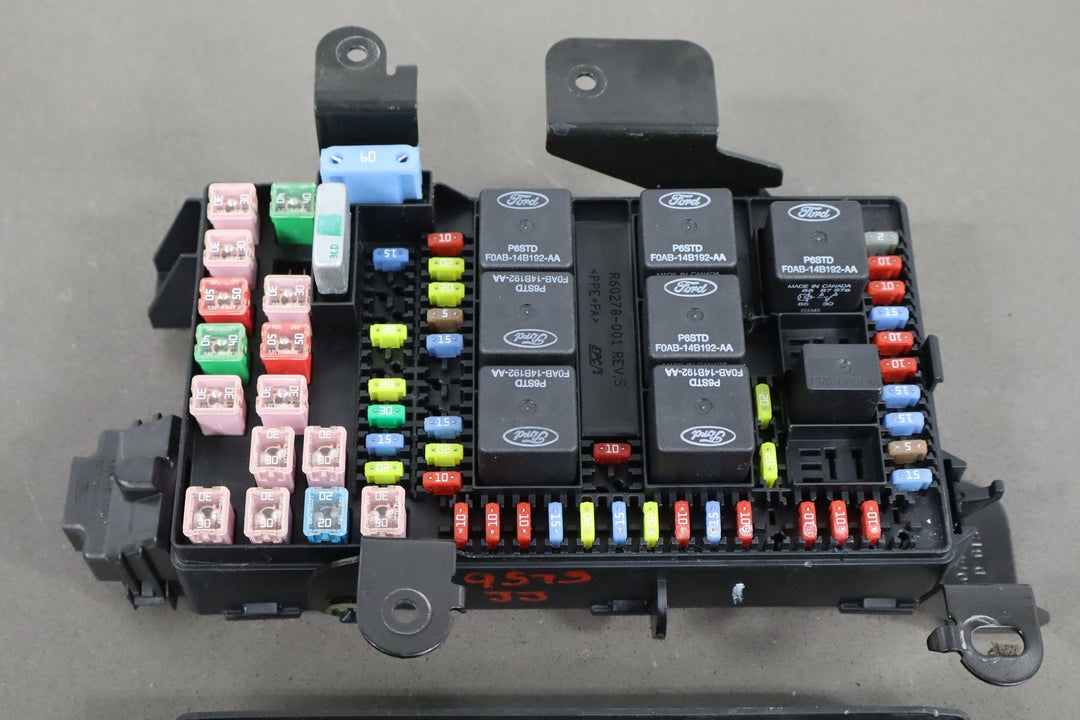 2004 Ford F - 250 Super Duty Harley - Davidson Edition 6 Diesel Cabin Fuse Box