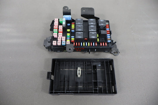 2004 Ford F - 250 Super Duty Harley - Davidson Edition 6 Diesel Cabin Fuse Box