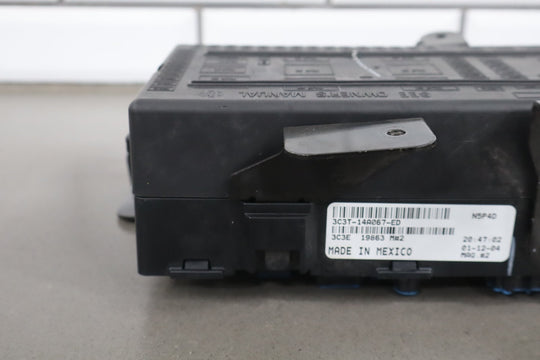 2004 Ford F - 250 Super Duty Harley - Davidson Edition 6 Diesel Cabin Fuse Box