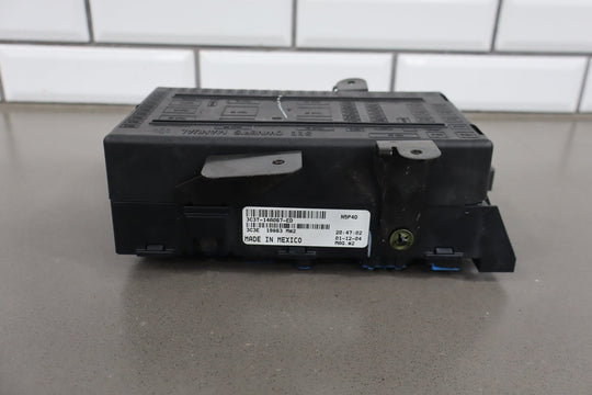 2004 Ford F - 250 Super Duty Harley - Davidson Edition 6 Diesel Cabin Fuse Box
