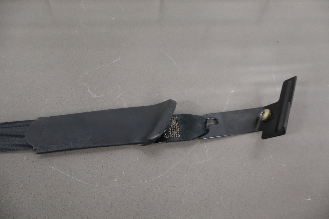 2004 Ford F - 250 Super Duty Harley - Davidson Edition Right Rear Seat belt Black 1B