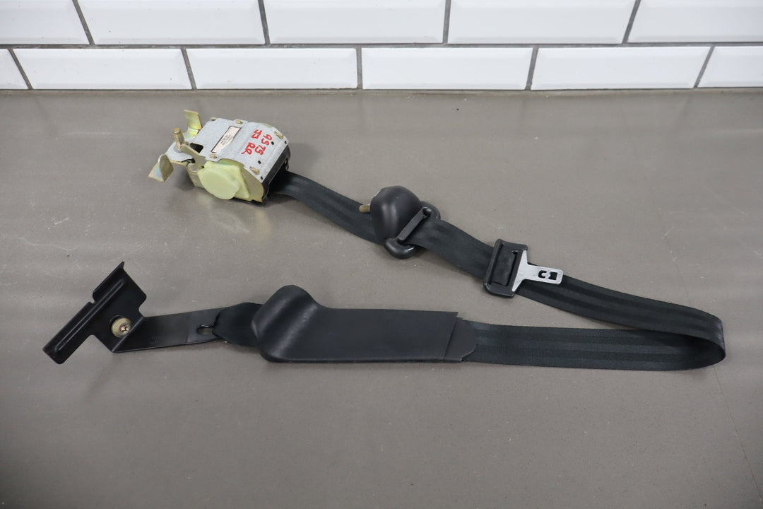 2004 Ford F - 250 Super Duty Harley - Davidson Edition Right Rear Seat belt Black 1B