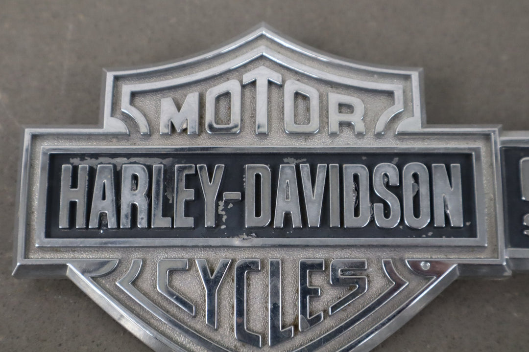 2004 Ford F - 250 Super Duty Hatch Emblem