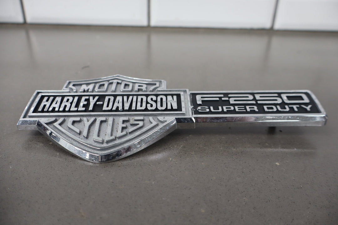 2004 Ford F - 250 Super Duty Hatch Emblem