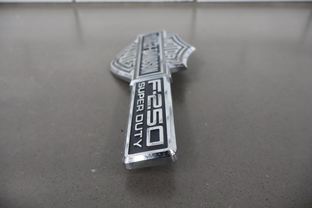2004 Ford F - 250 Super Duty Hatch Emblem
