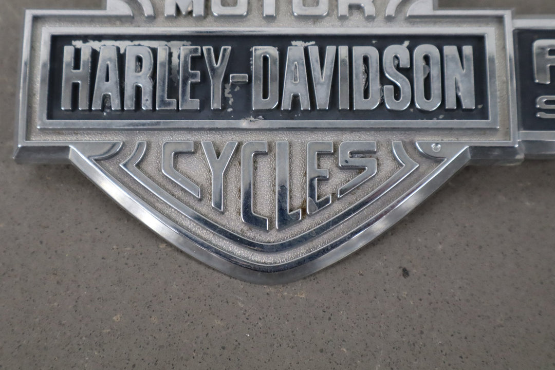 2004 Ford F - 250 Super Duty Hatch Emblem