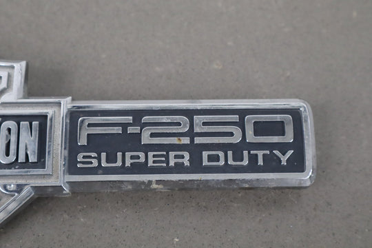 2004 Ford F - 250 Super Duty Hatch Emblem