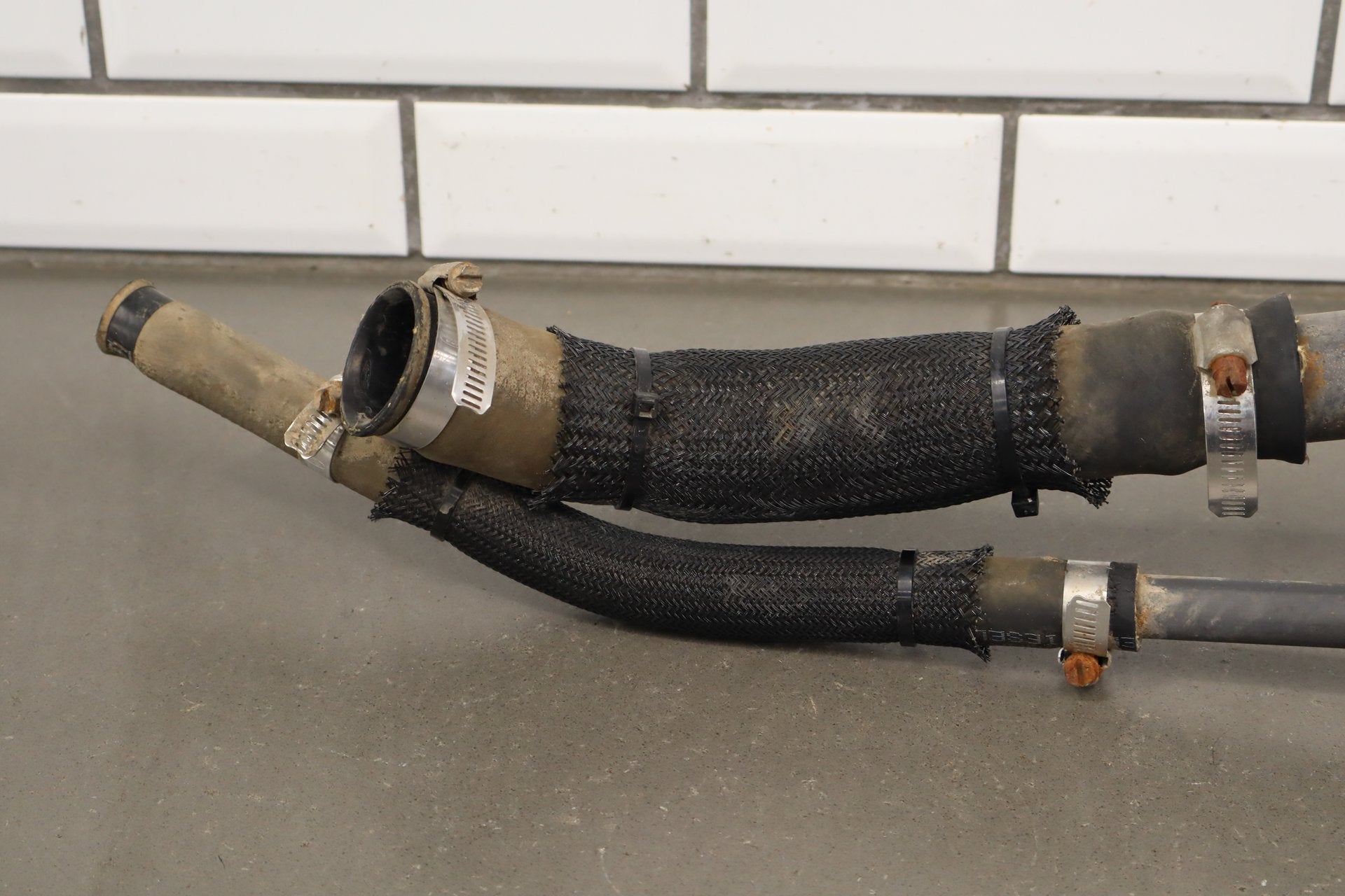 2004 Ford F-350 Super Duty Fuel Filler Neck OEM Diesel 6.0 Powerstroke
