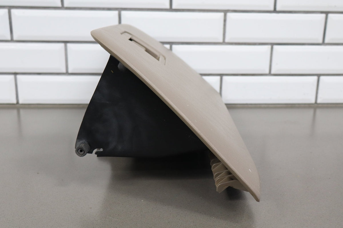 2004 Ford F-350 Super Duty Glove Box Medium Parchment