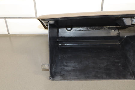 2004 Ford F-350 Super Duty Glove Box Medium Parchment