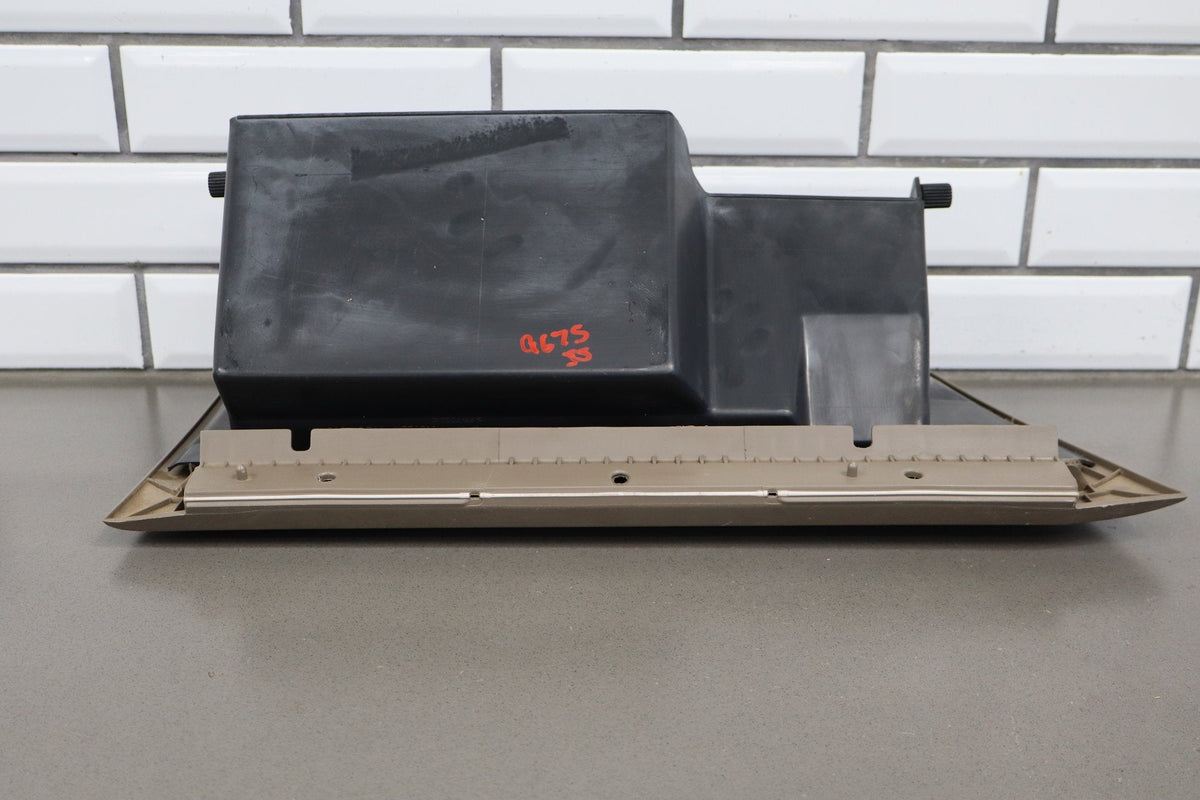 2004 Ford F-350 Super Duty Glove Box Medium Parchment