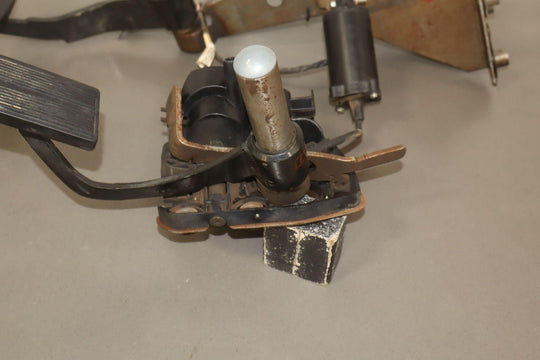 2004 Ford F250 F350 6.0 Powerstroke Adjustable Throttle/Accelerator Pedal OEM