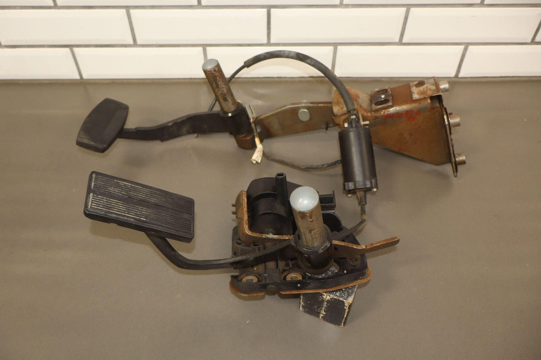 2004 Ford F250 F350 6.0 Powerstroke Adjustable Throttle/Accelerator Pedal OEM