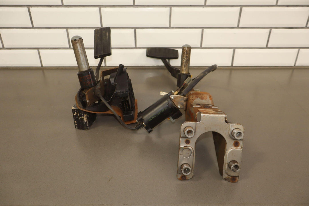 2004 Ford F250 F350 6.0 Powerstroke Adjustable Throttle/Accelerator Pedal OEM