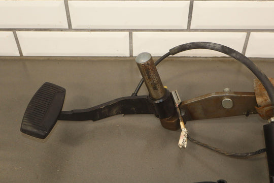 2004 Ford F250 F350 6.0 Powerstroke Adjustable Throttle/Accelerator Pedal OEM