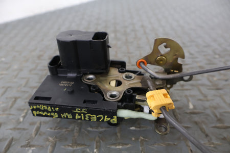 2004 GMC Savana 1500- Right Rear Door Latch
