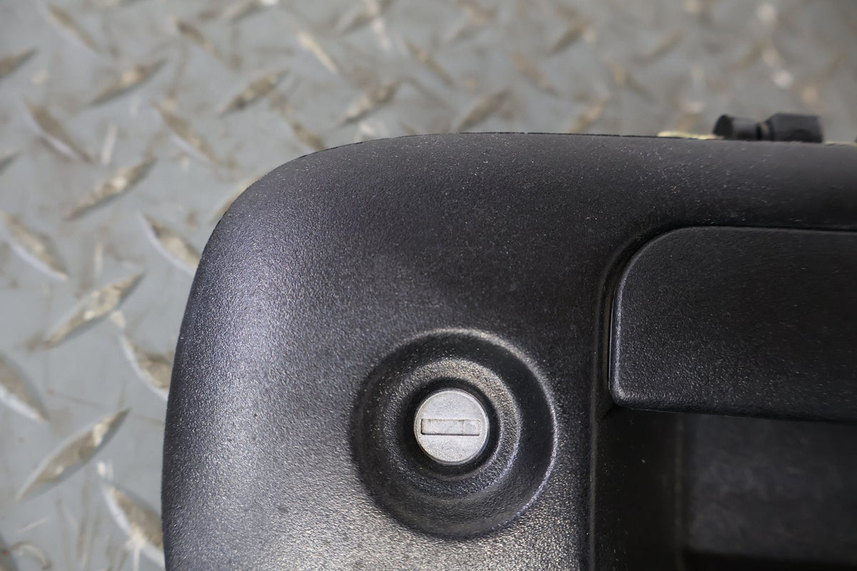 2004 GMC Savana 1500- Right Rear Door Latch