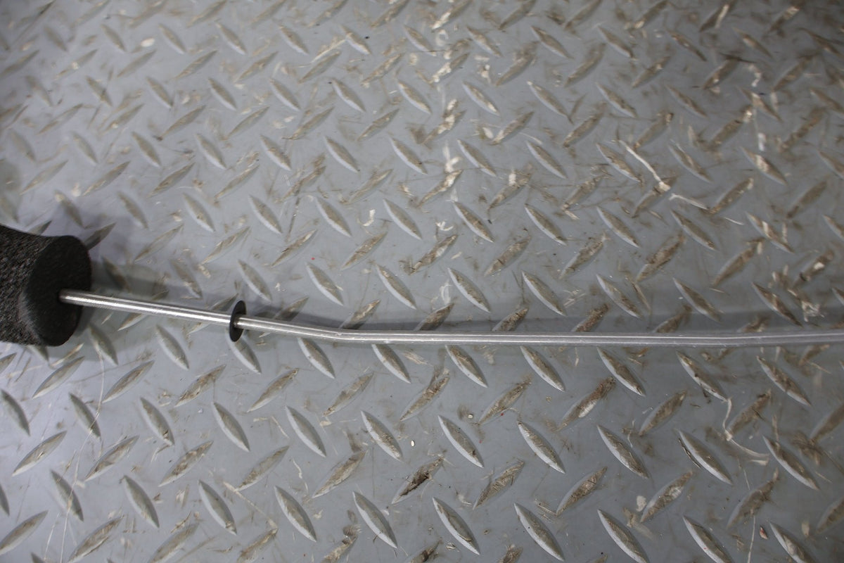 2004 GMC Savana 1500- Right Rear Door Latch