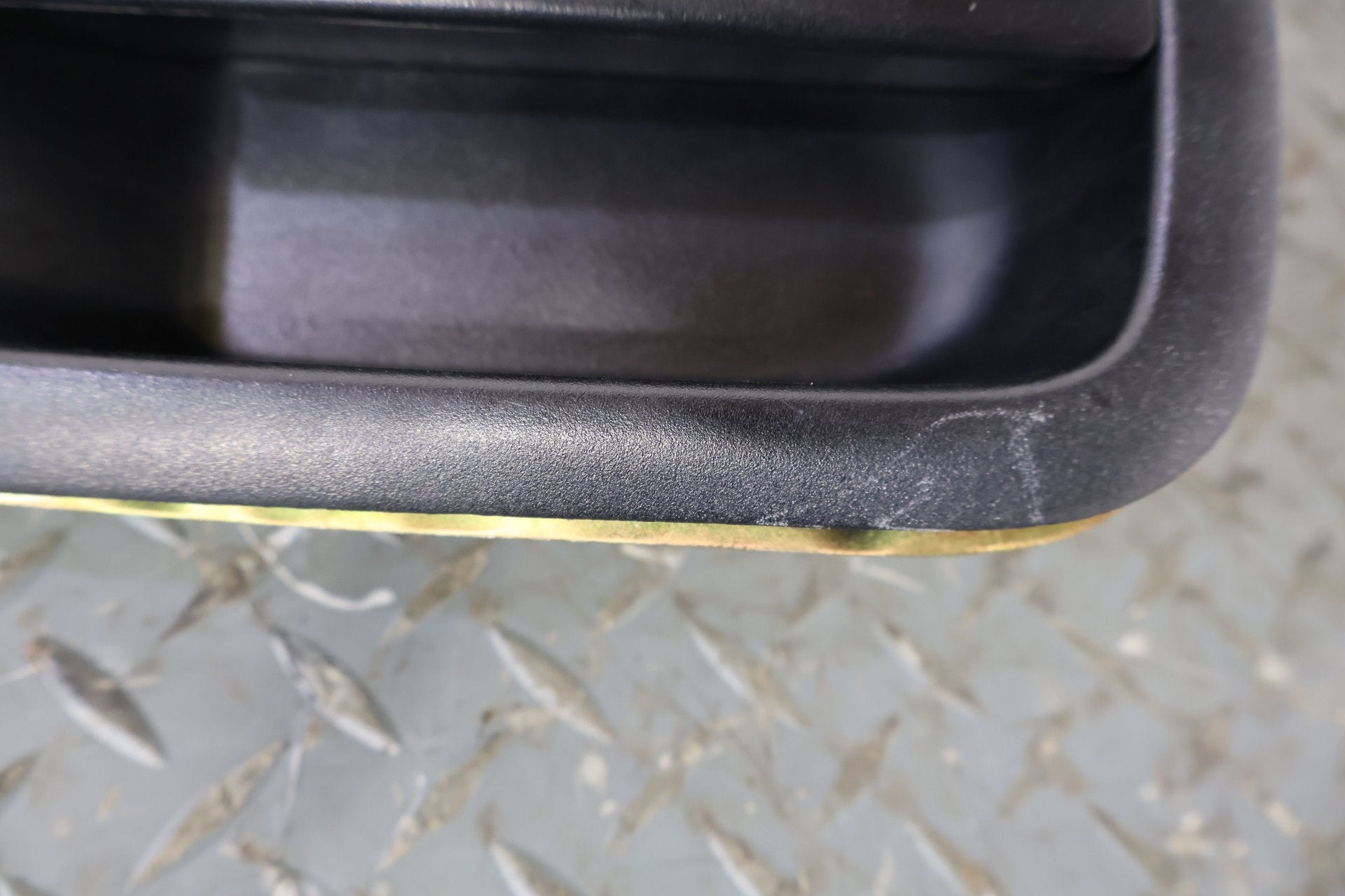 2004 GMC Savana 1500- Right Rear Door Latch