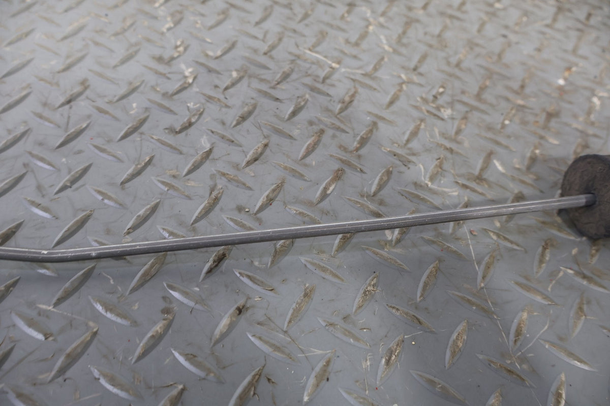 2004 GMC Savana 1500- Right Rear Door Latch
