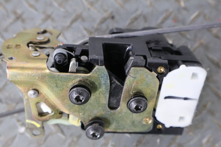 2004 GMC Savana 1500- Right Rear Door Latch