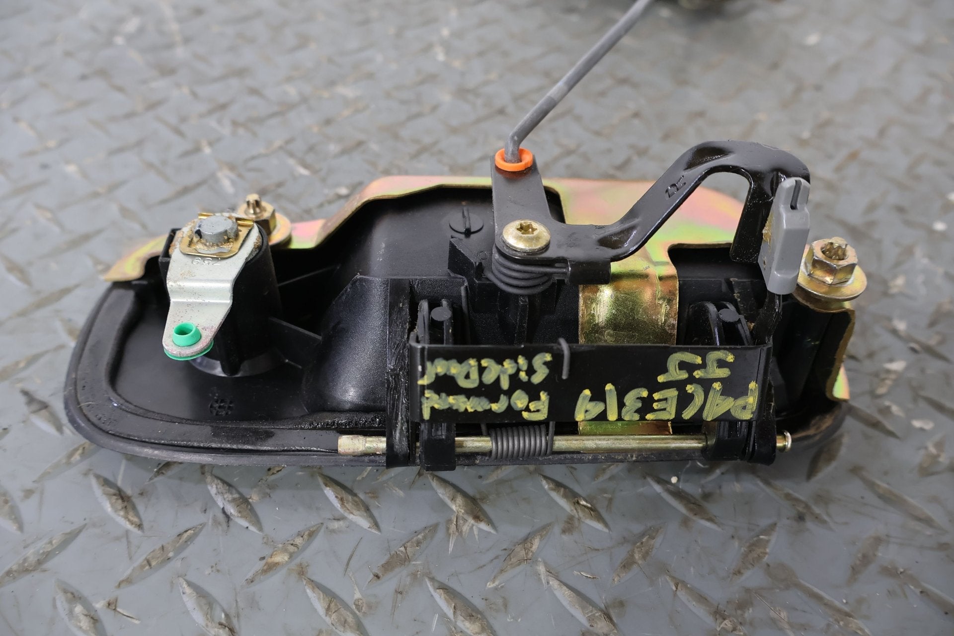 2004 GMC Savana 1500- Right Rear Door Latch