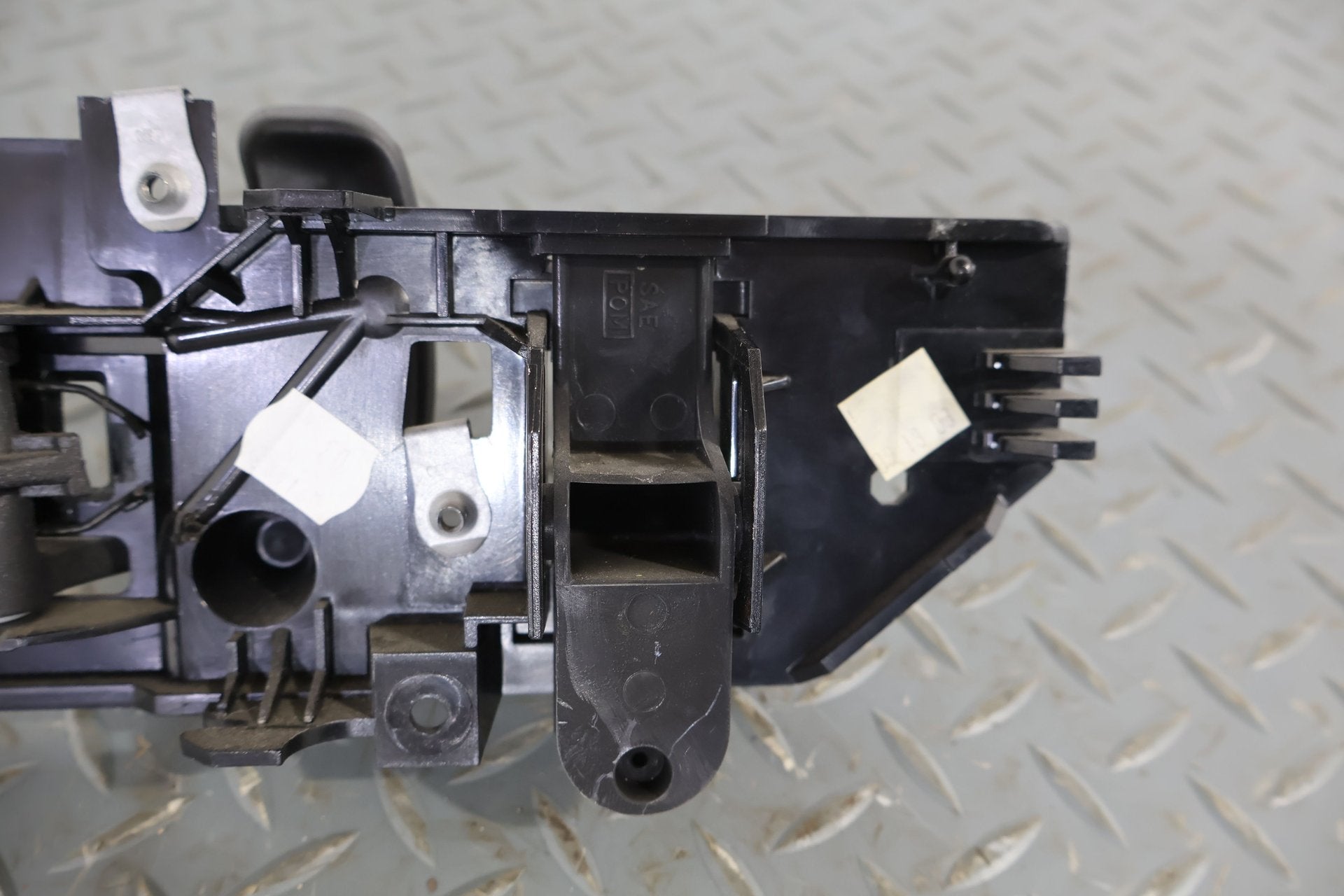2004 GMC Savana 1500- Right Rear Door Latch