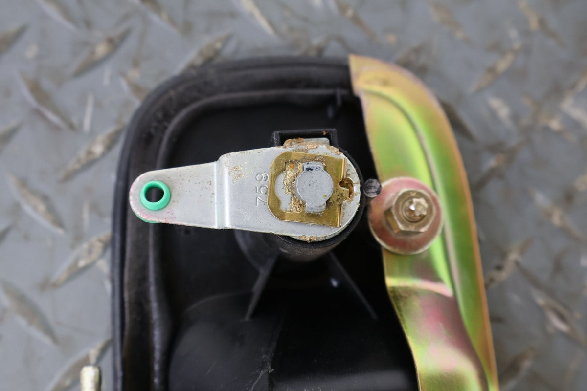 2004 GMC Savana 1500- Right Rear Door Latch