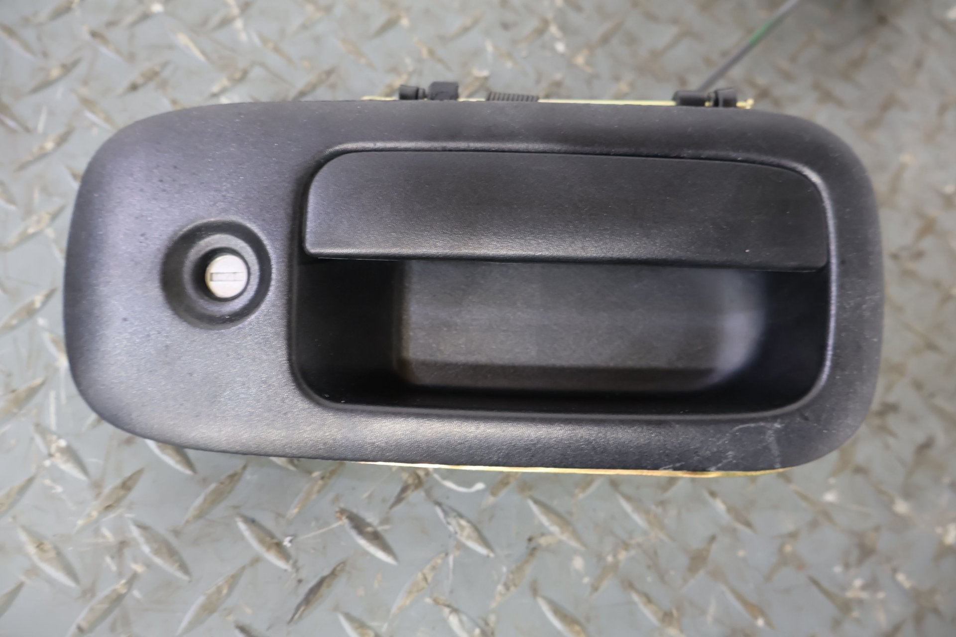 2004 GMC Savana 1500- Right Rear Door Latch