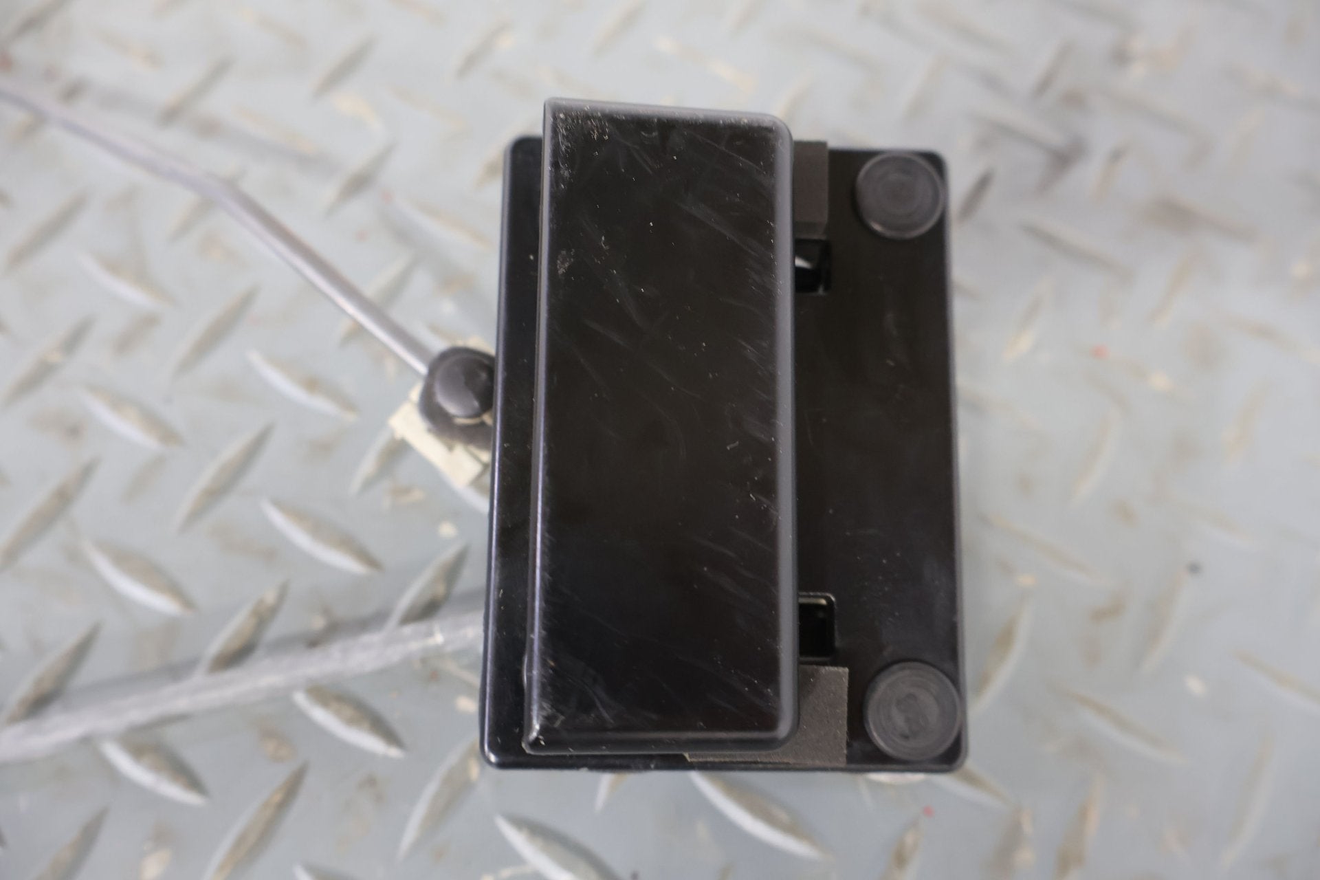 2004 GMC Savana 1500- Right Rear Door Latch