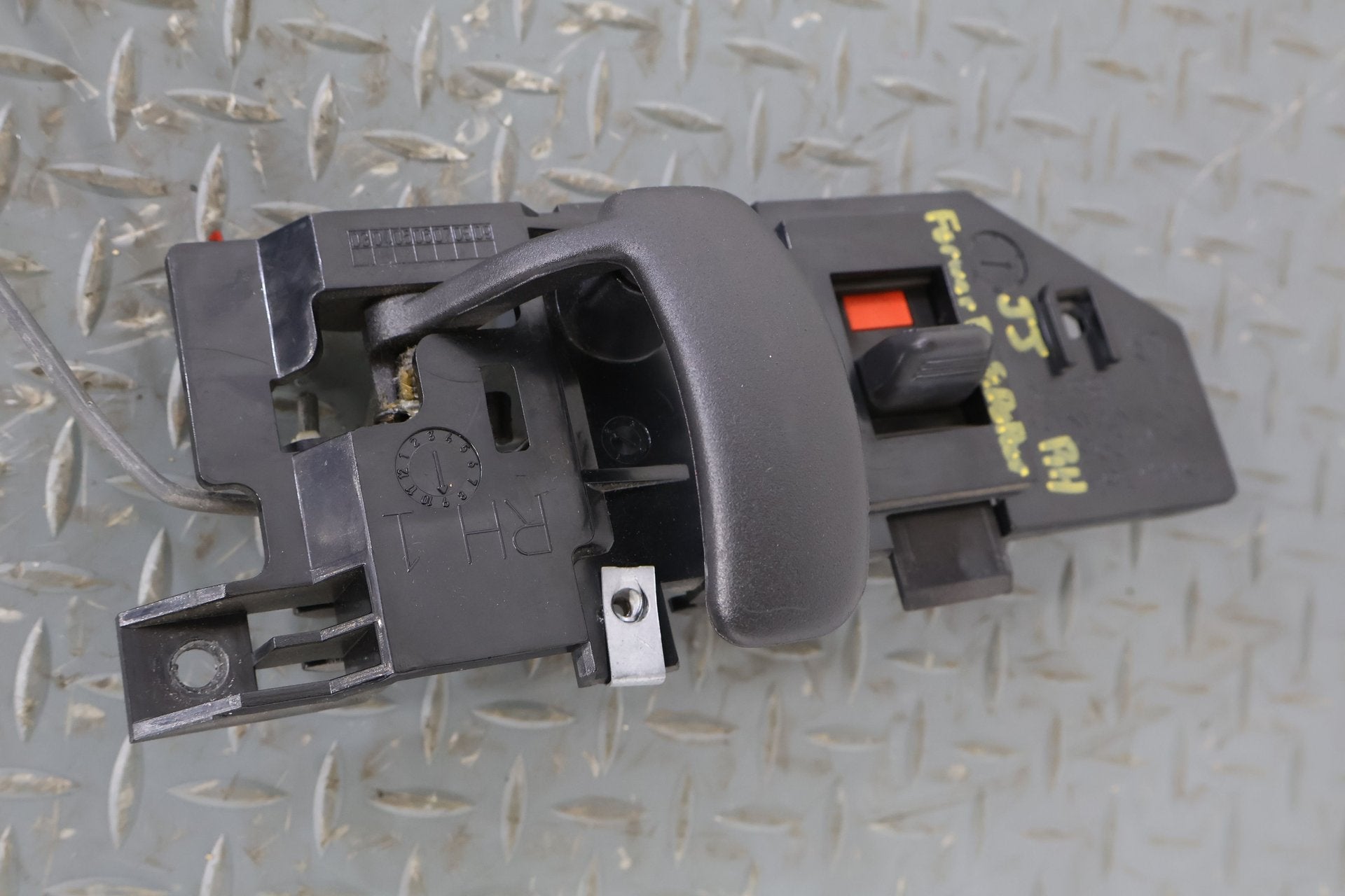 2004 GMC Savana 1500- Right Rear Door Latch