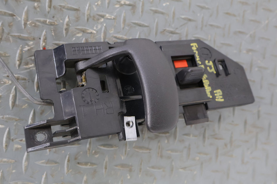 2004 GMC Savana 1500- Right Rear Door Latch