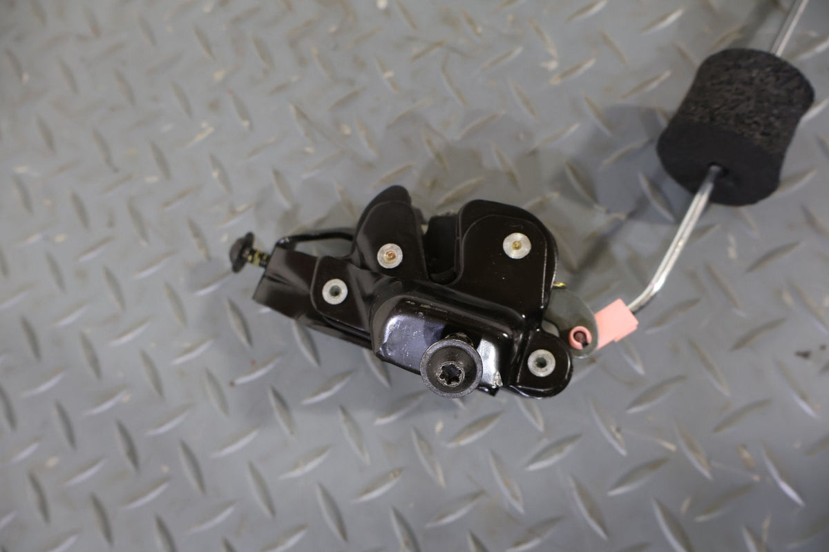 2004 GMC Savana 1500- Right Rear Door Latch