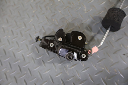 2004 GMC Savana 1500- Right Rear Door Latch