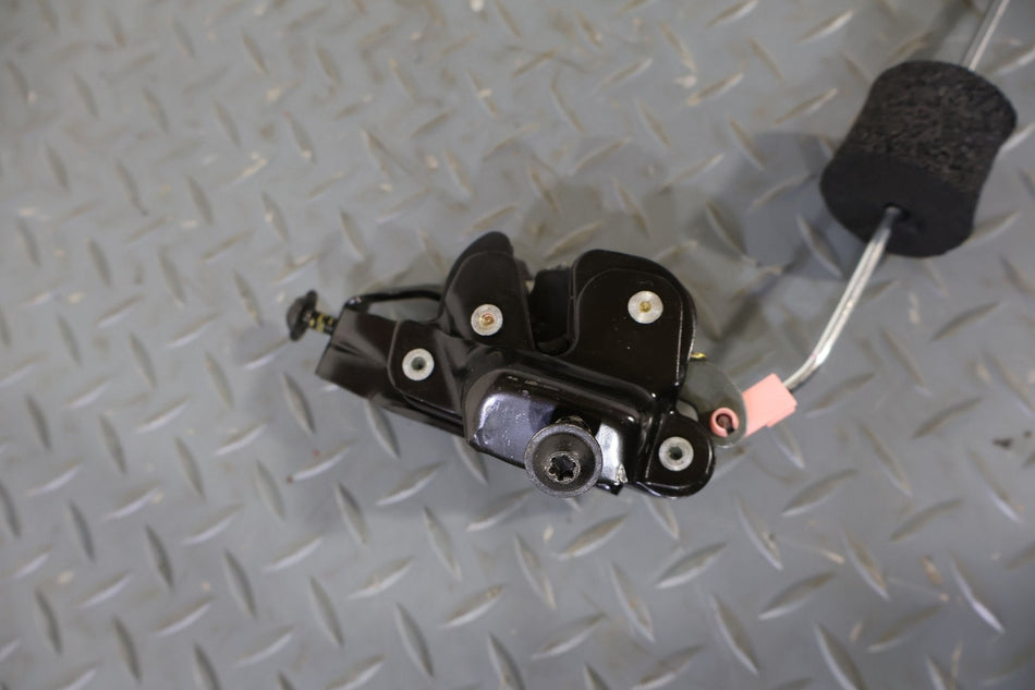 2004 GMC Savana 1500- Right Rear Door Latch