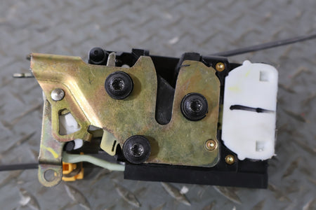2004 GMC Savana 1500- Right Rear Door Latch
