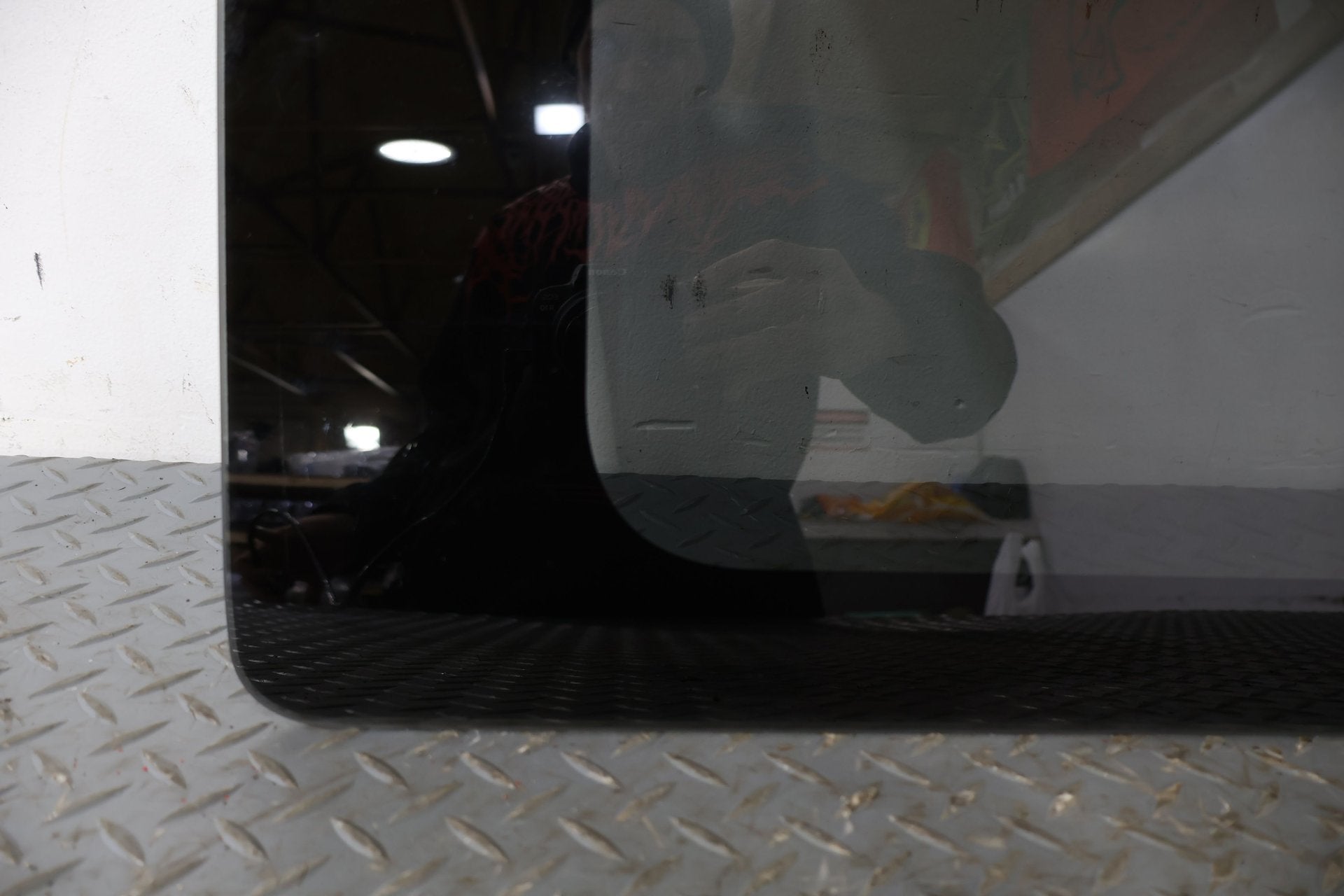 2004 GMC Savana 1500- Right Rear Door Window