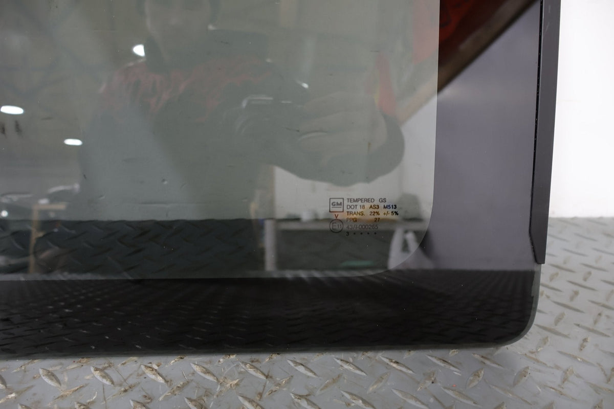 2004 GMC Savana 1500- Right Rear Door Window