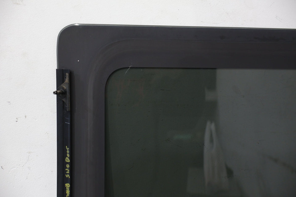 2004 GMC Savana 1500- Right Rear Door Window