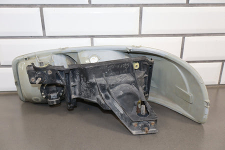 2004 GMC Sierra 2500 Headlight Set