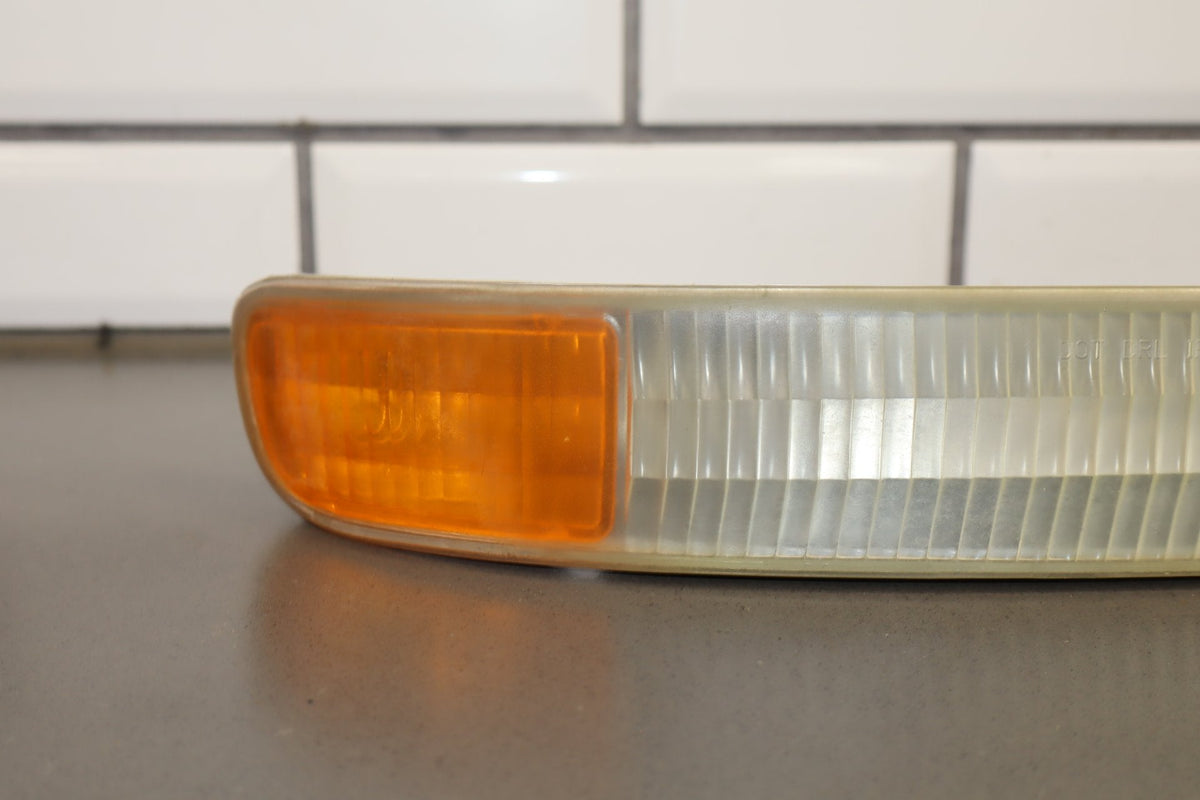 2004 GMC Sierra 2500 Headlight Set