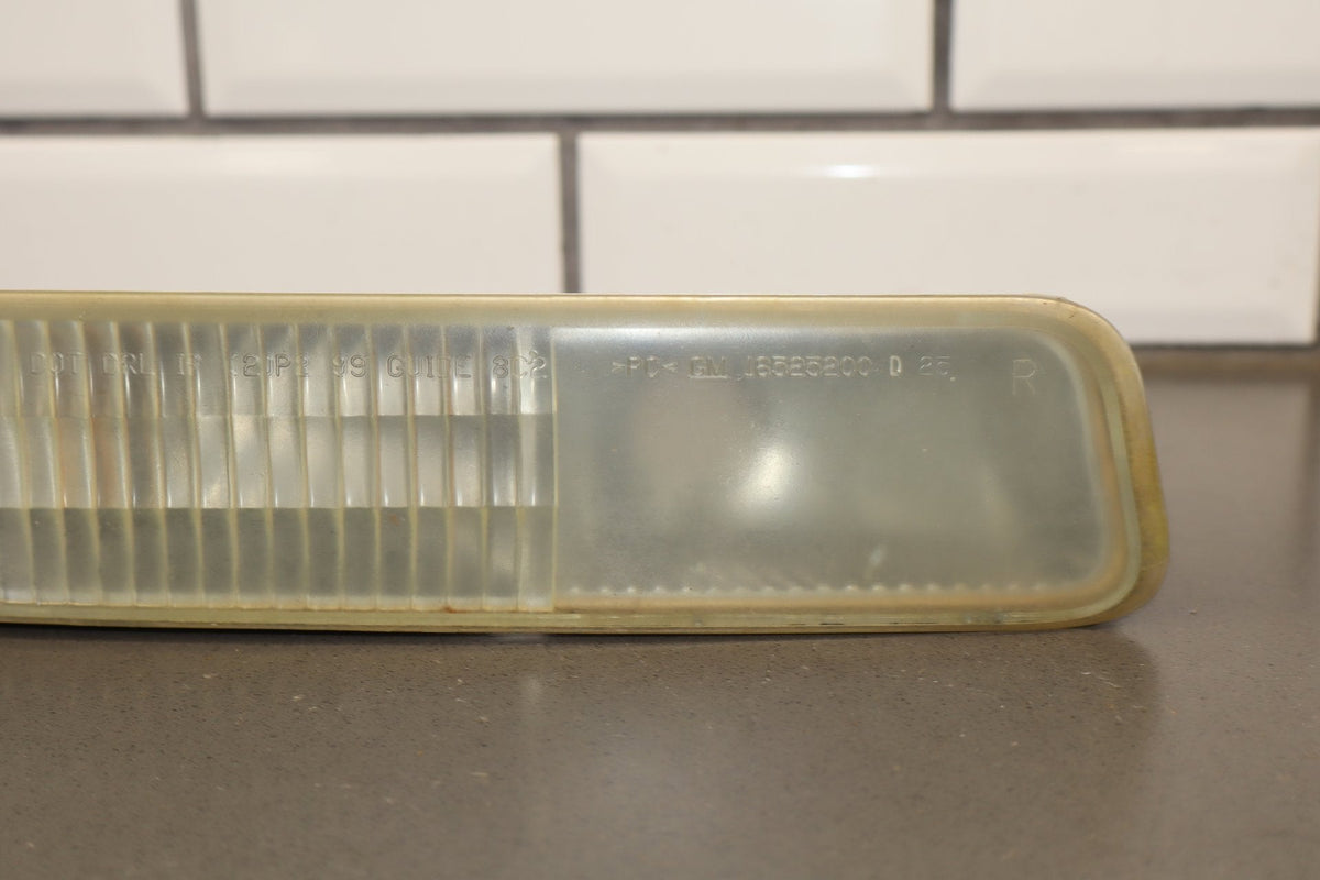 2004 GMC Sierra 2500 Headlight Set