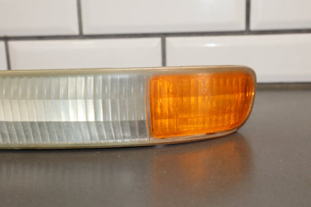 2004 GMC Sierra 2500 Headlight Set