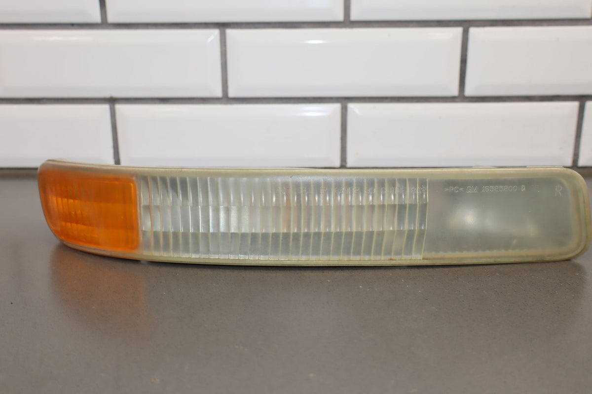 2004 GMC Sierra 2500 Headlight Set